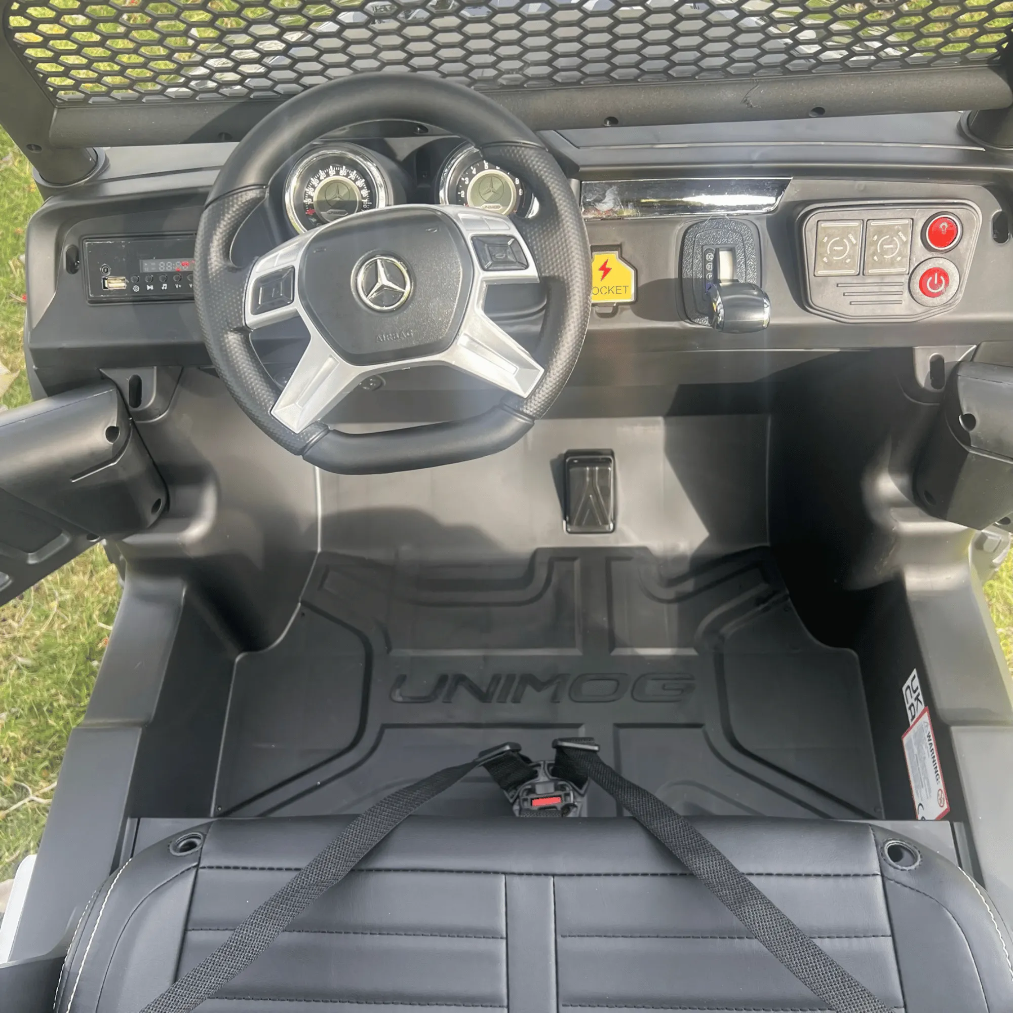 24V Mercedes Benz UniMog