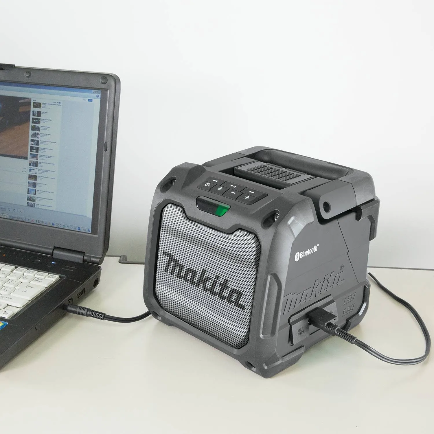 Makita 18V (XRM08B) LXT / 12V Max CXT Lithium-Ion Cordless Bluetooth Job Site Speaker (Bare Tool)