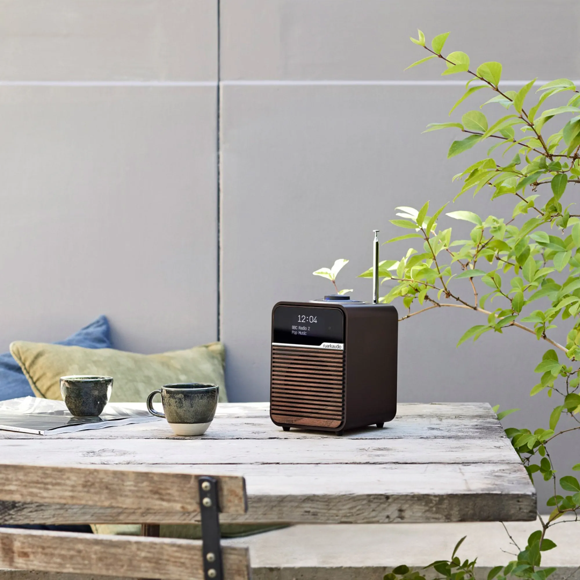 Ruark Audio R1 Mk4 Deluxe Table Top Radio