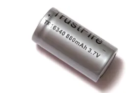 Trustfire 880 mAh RCR123 Lithium Rechargeable Battery